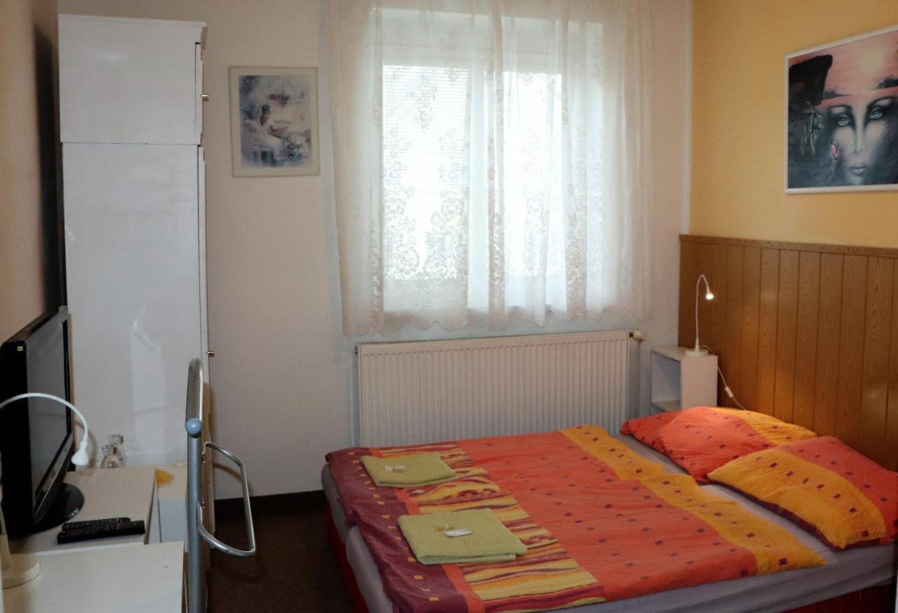 Penzion Bezdekov Rakovnik Exterior photo